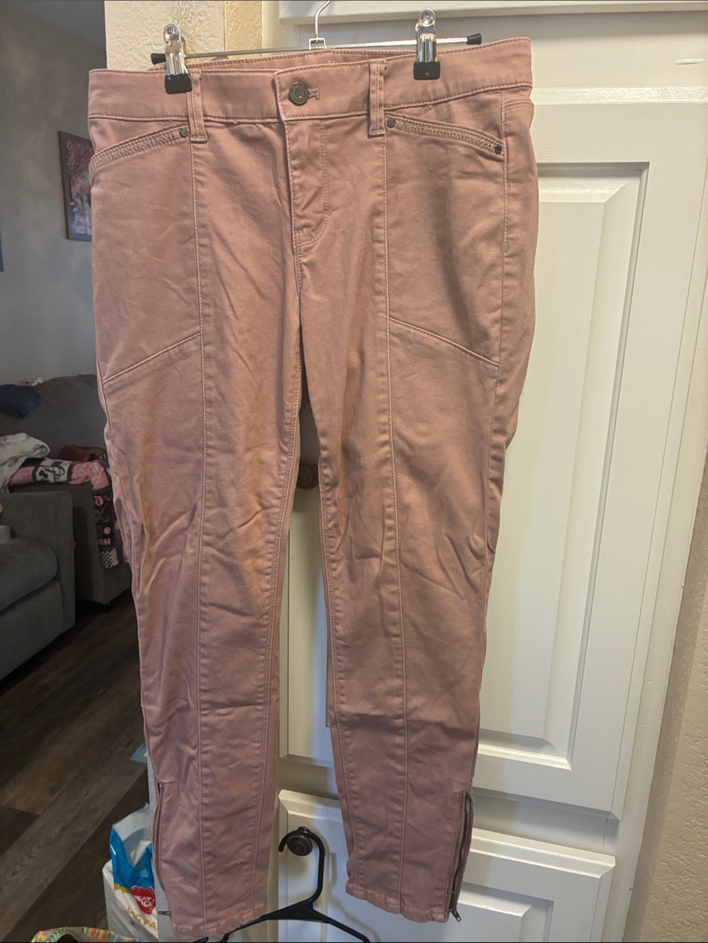 White House Black Market mauve pink the skimmer jeans